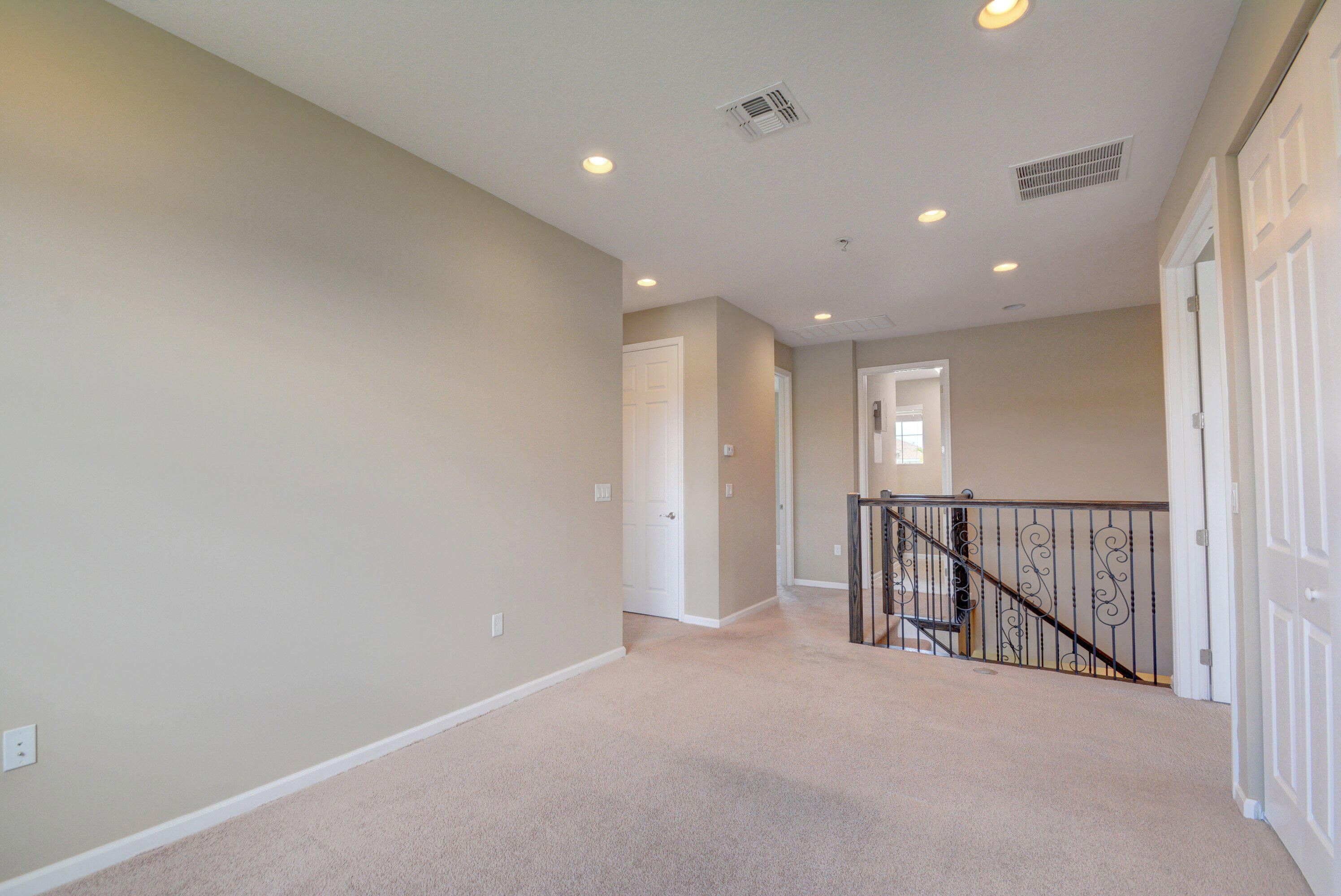 OLYMPIA 2 - Residential Lease