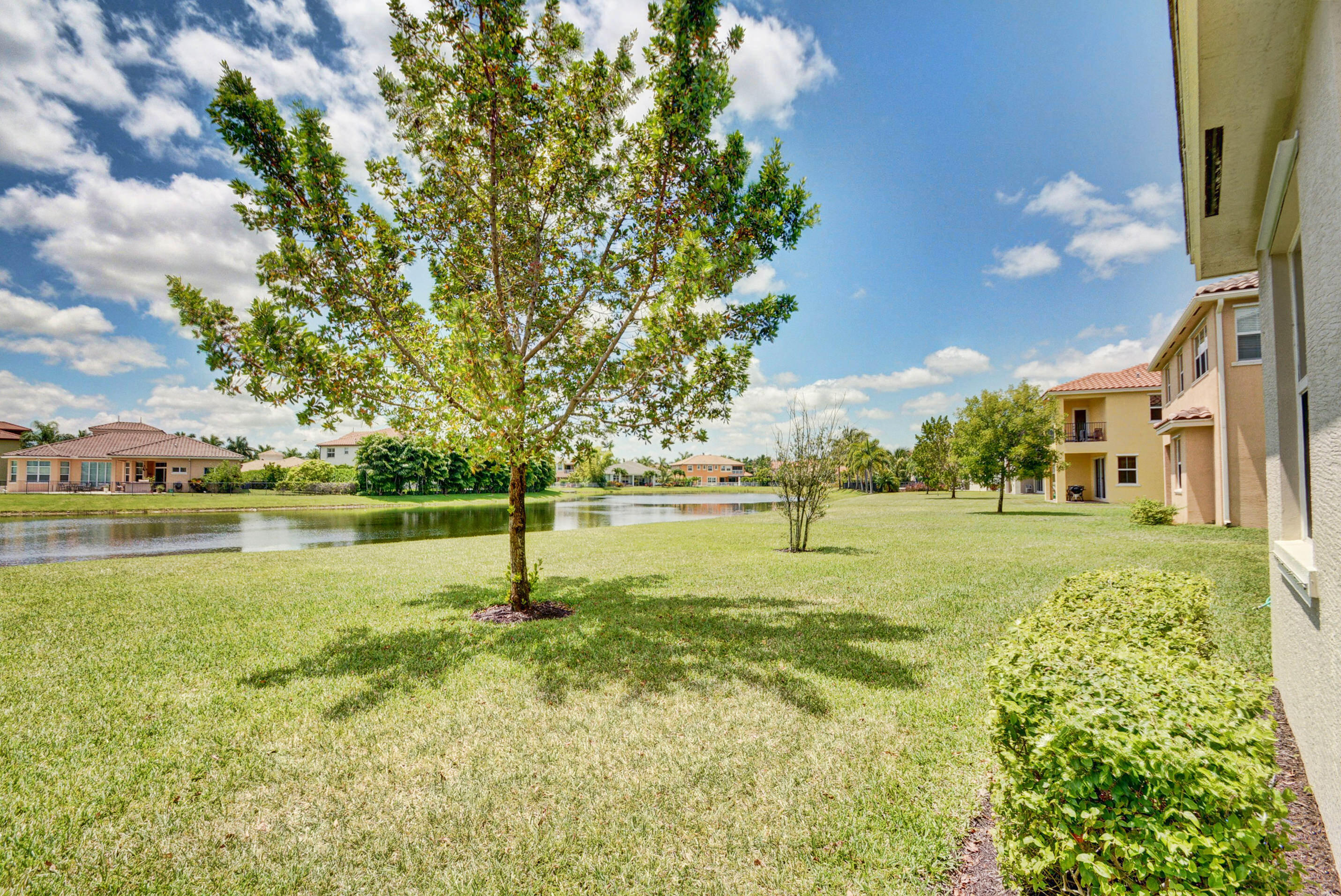 OLYMPIA 2 - Residential Lease