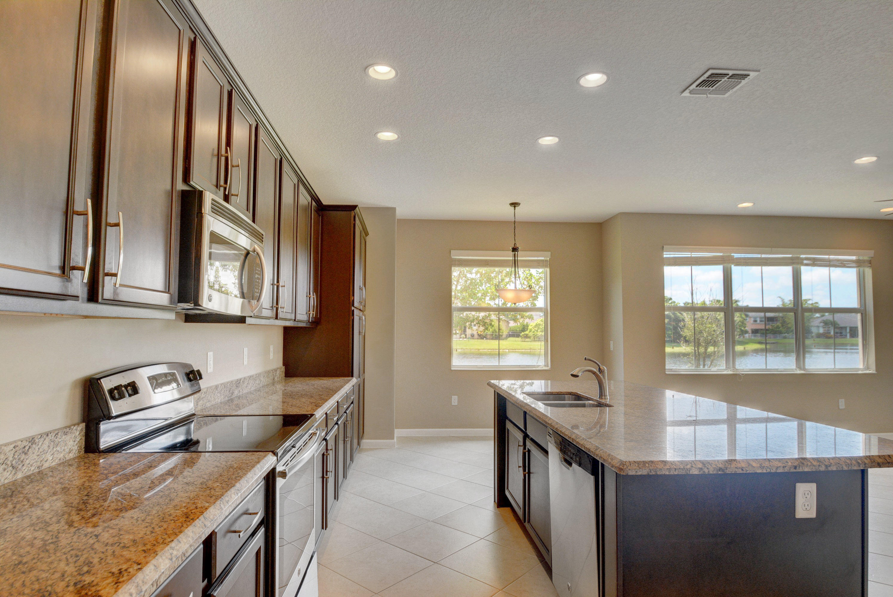 OLYMPIA 2 - Residential Lease