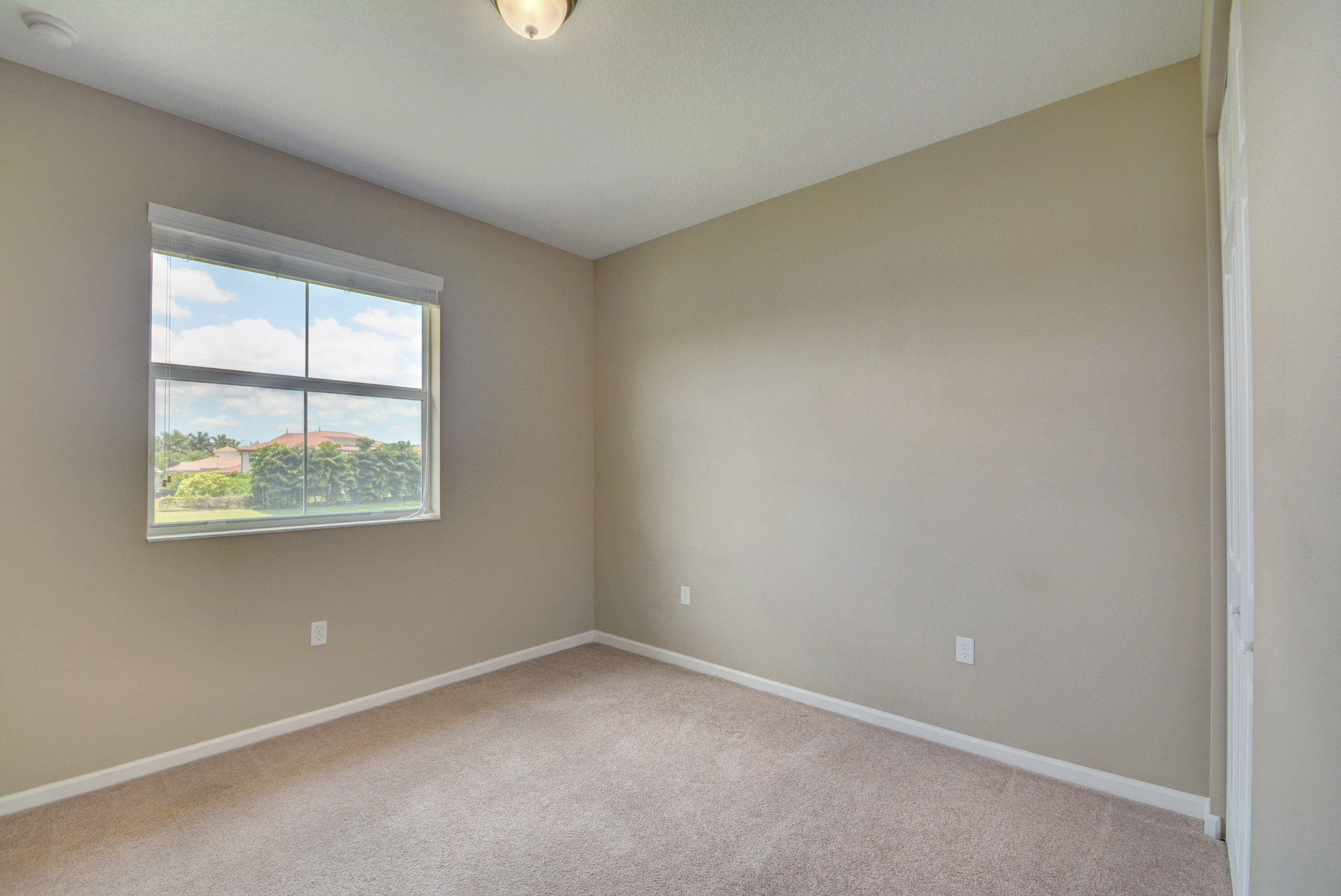 OLYMPIA 2 - Residential Lease