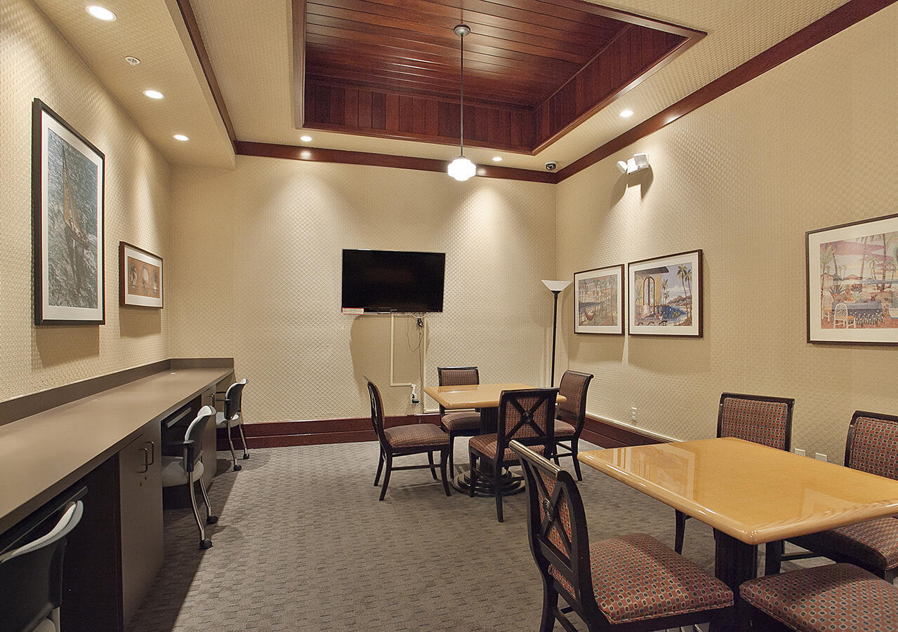 OLYMPIA 2 - Residential Lease