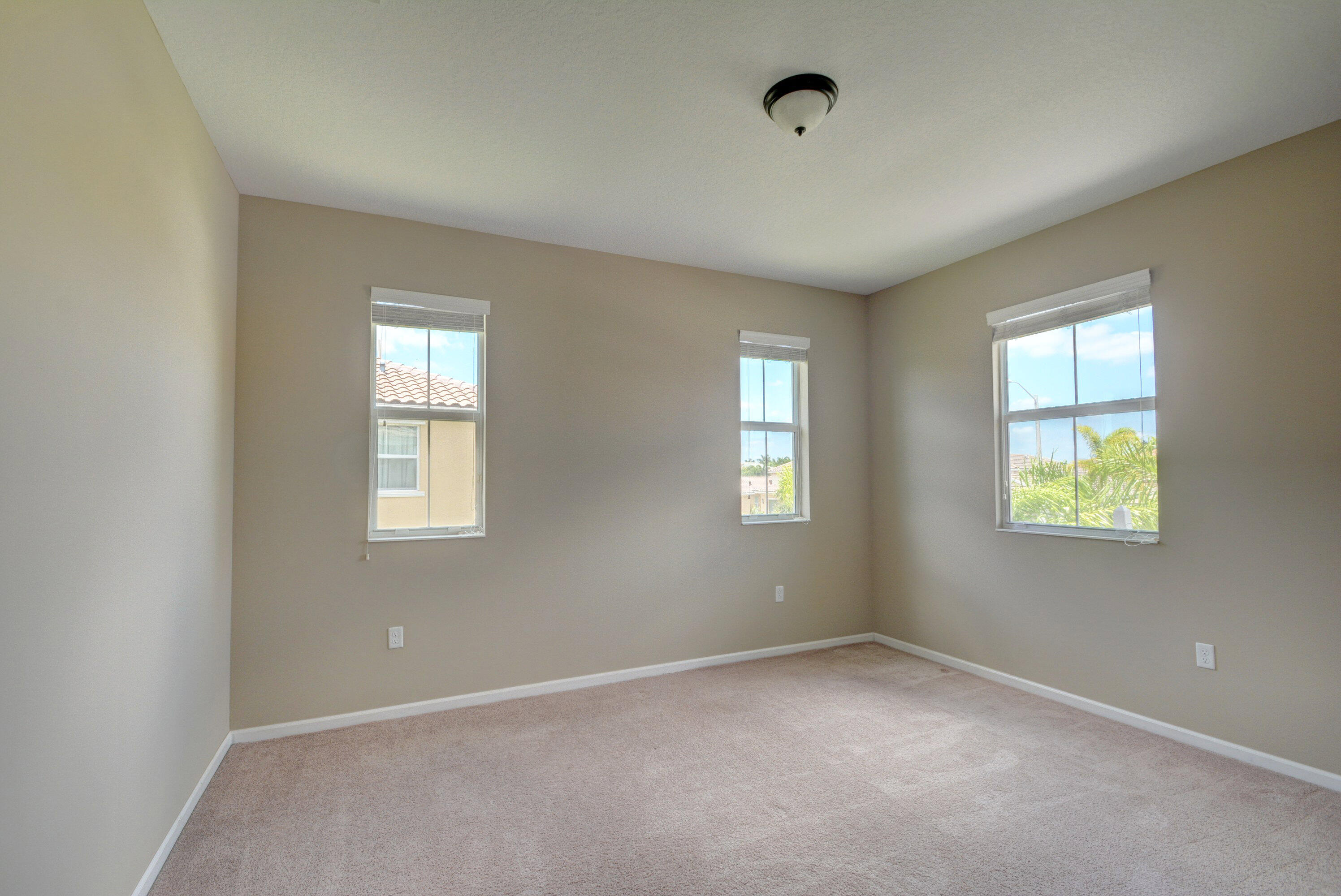 OLYMPIA 2 - Residential Lease