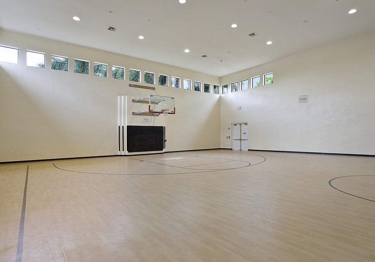 OLYMPIA 2 - Residential Lease