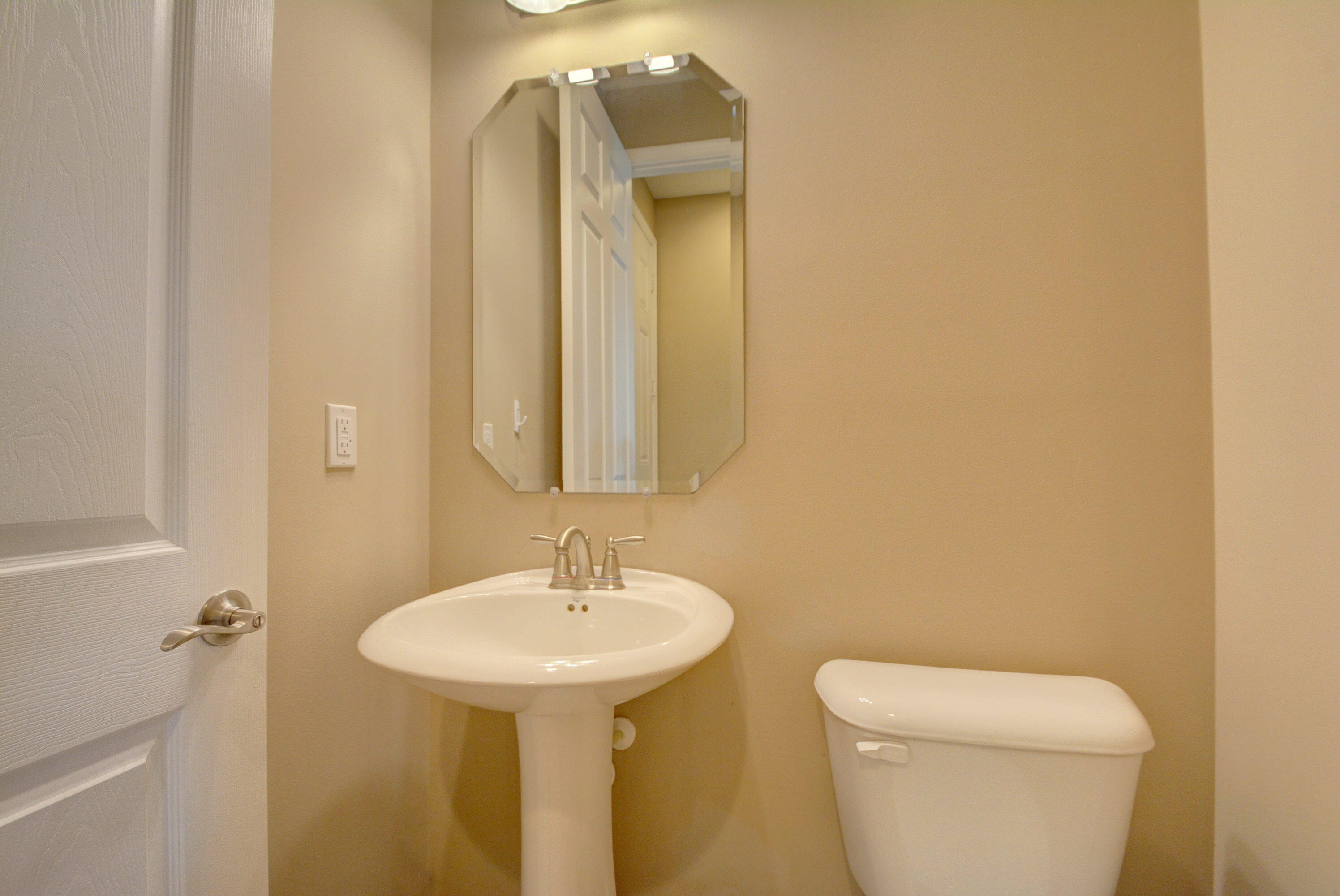OLYMPIA 2 - Residential Lease