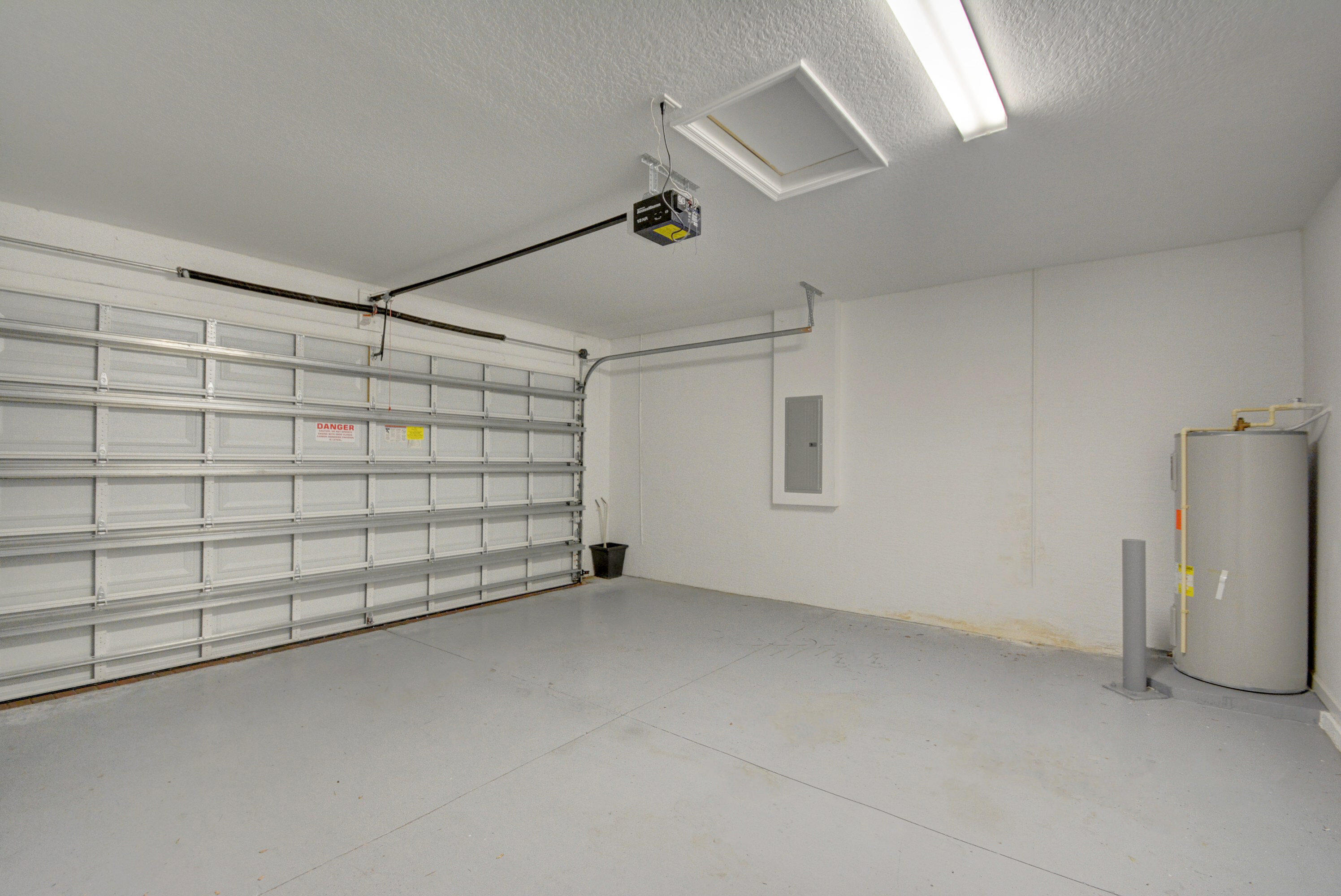OLYMPIA 2 - Residential Lease