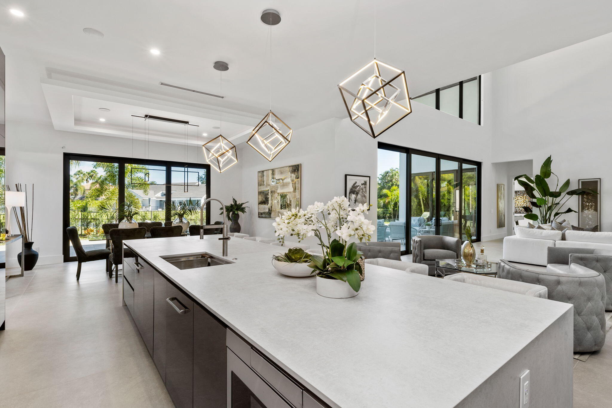 HAMPTONS - Residential