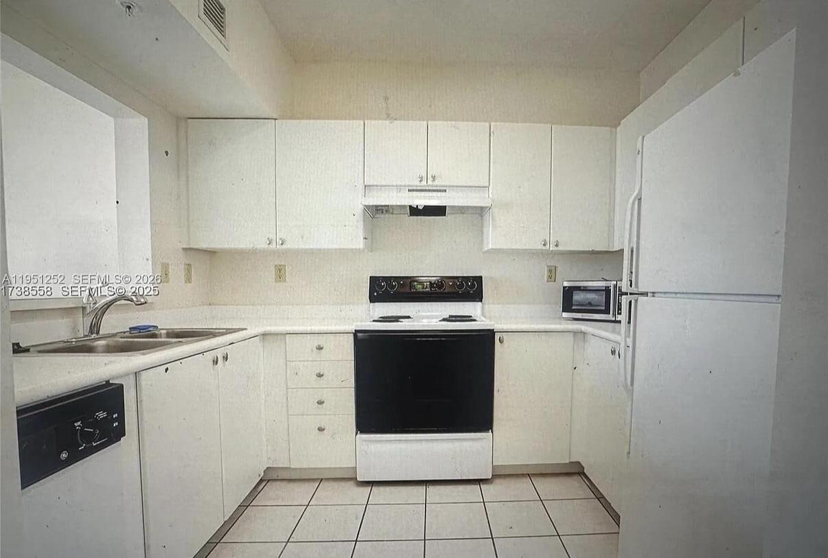 TIDES AT BRIDGESIDE SQUARE - Residential Lease