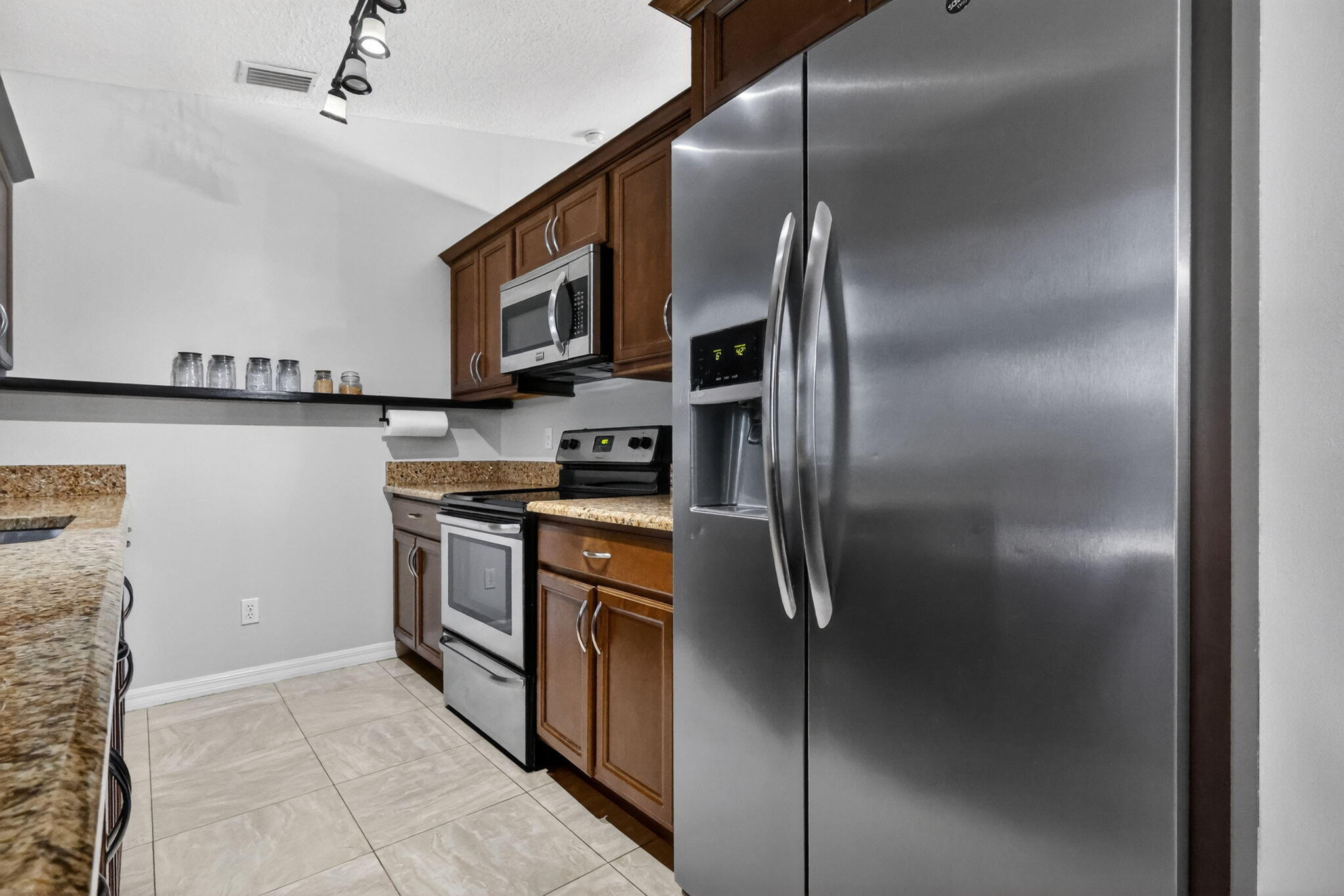 HIGH RIDGE EST - Residential