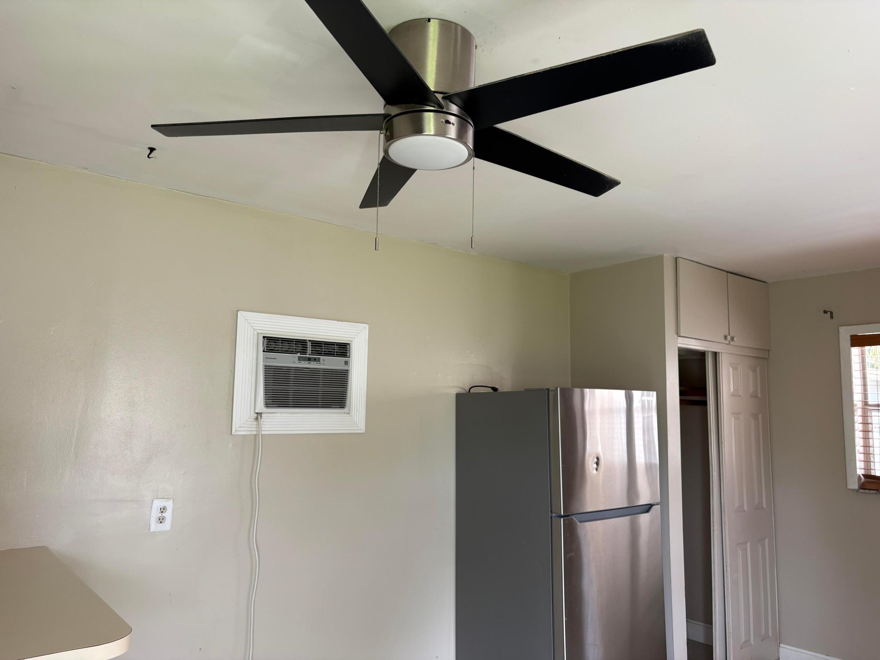 HOLLYWOOD BEACH GARDENS - Residential Lease