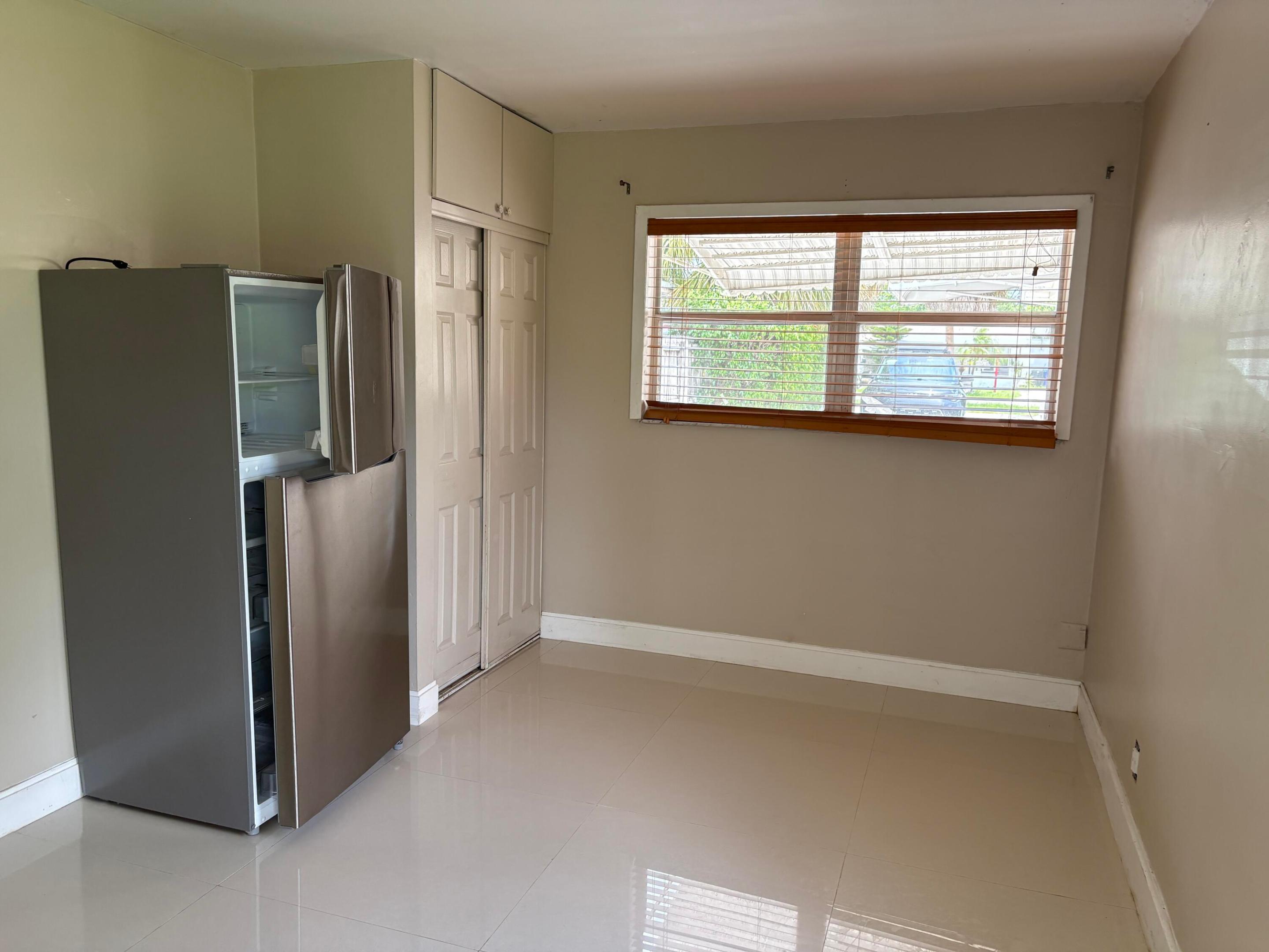 HOLLYWOOD BEACH GARDENS - Residential Lease