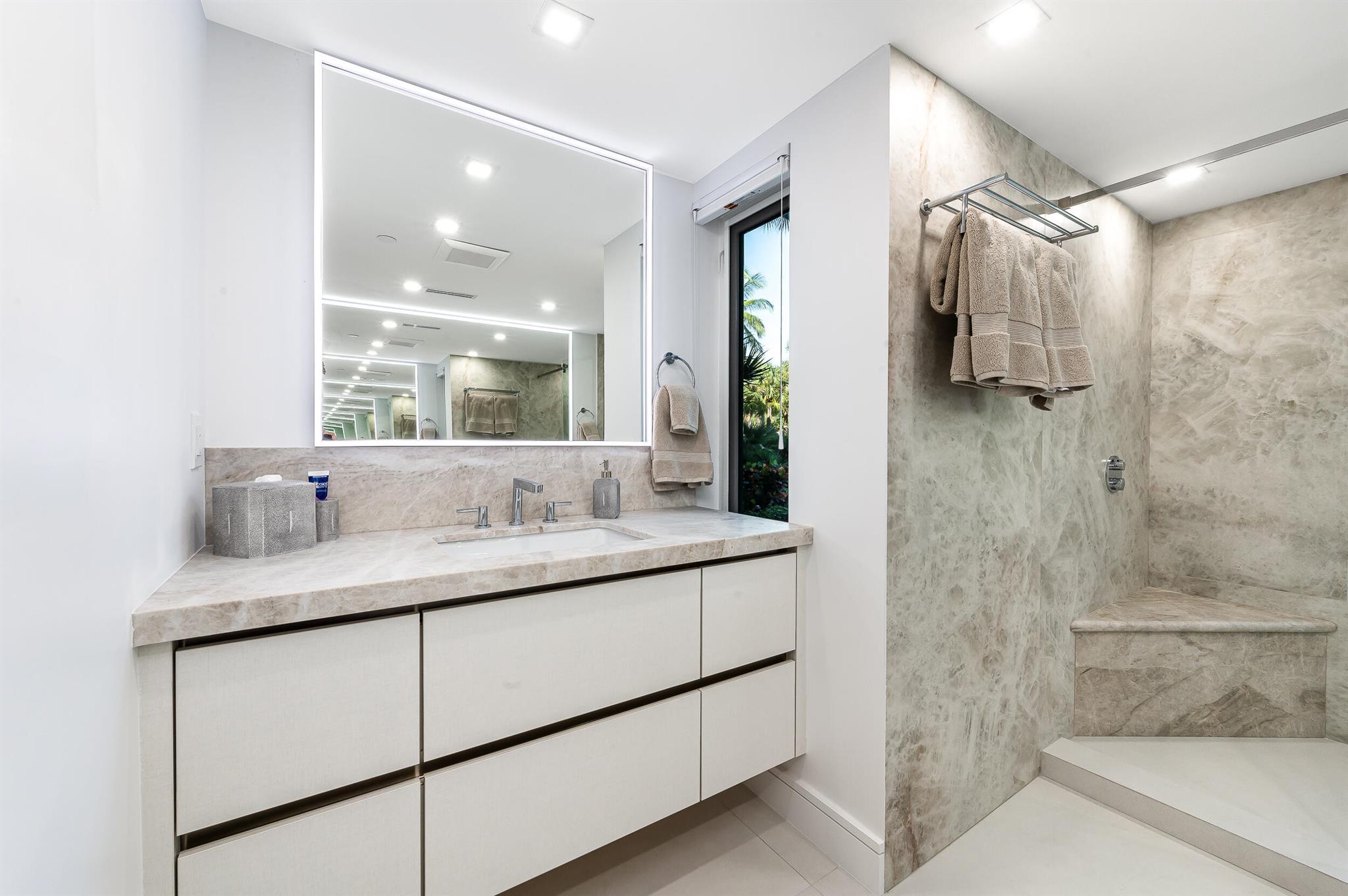 Mizner Court - Residential