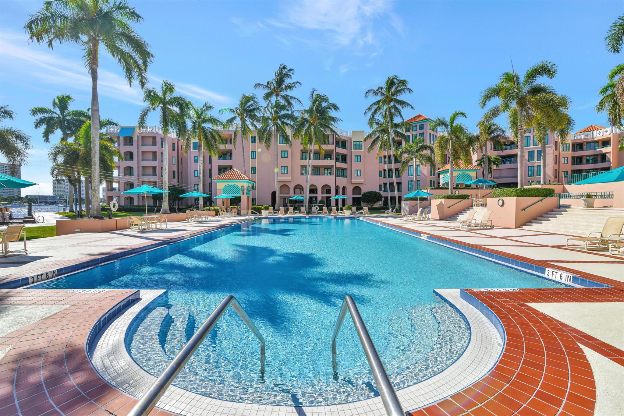 Mizner Court - Residential