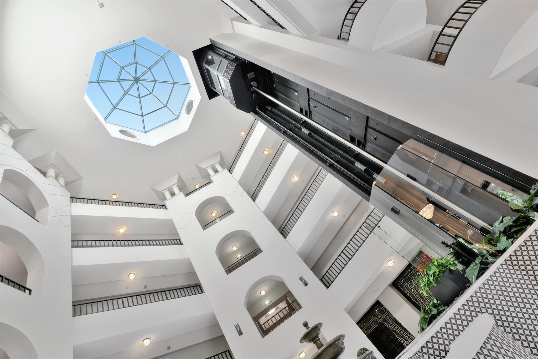 Mizner Court - Residential