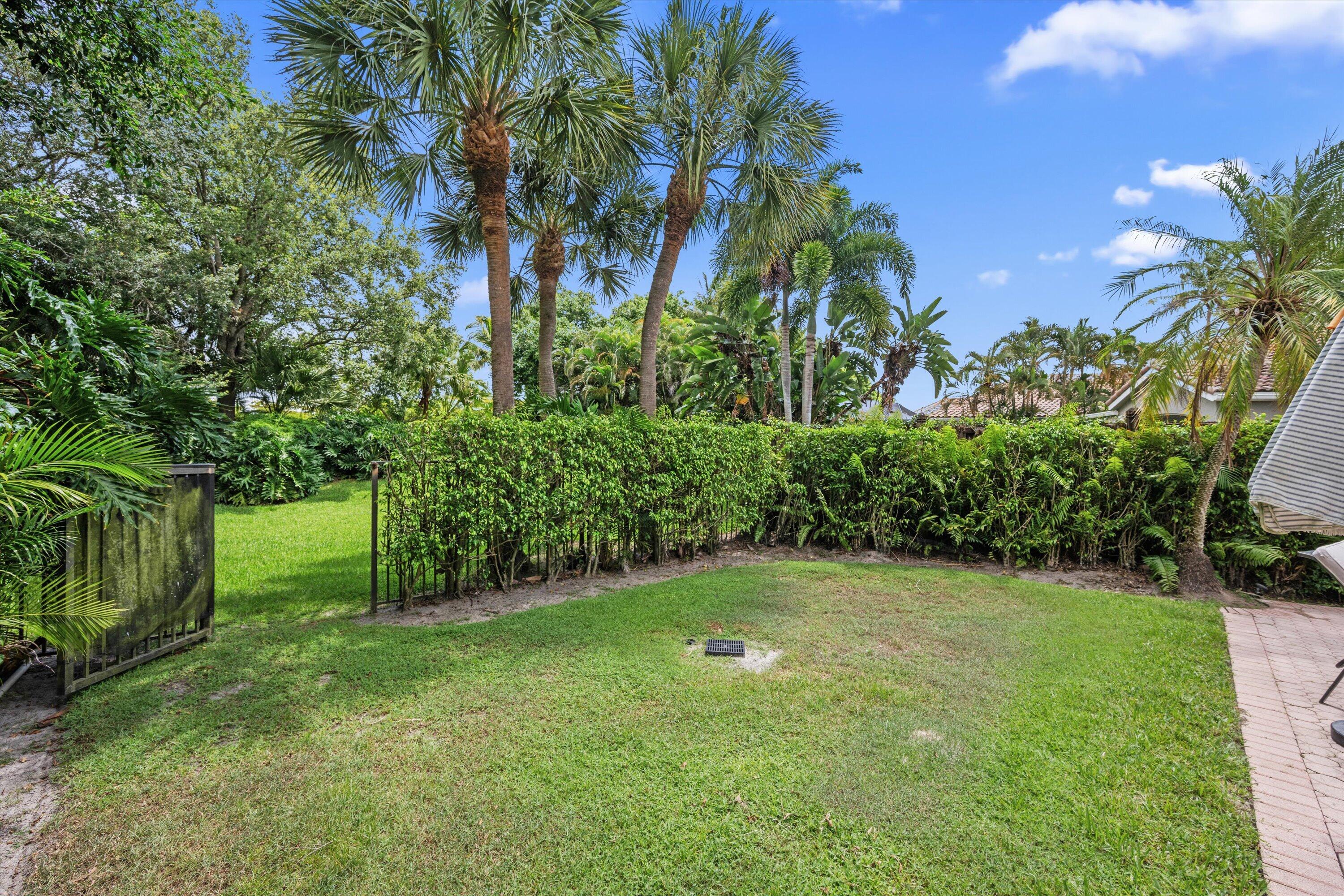CHUKKER COVE P B POLO & CNTRY CLUB WELL - Residential