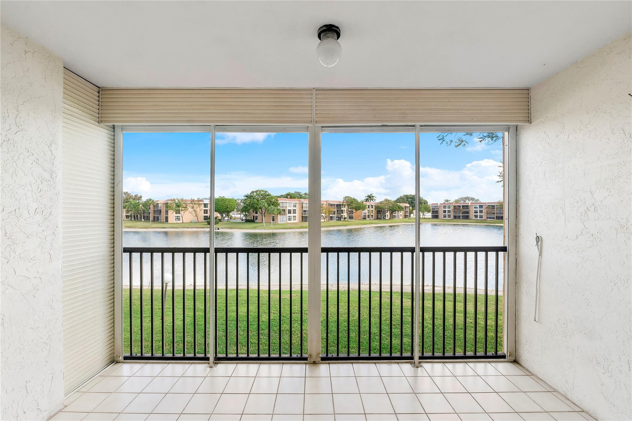 Coral Gate X Condo - Residential