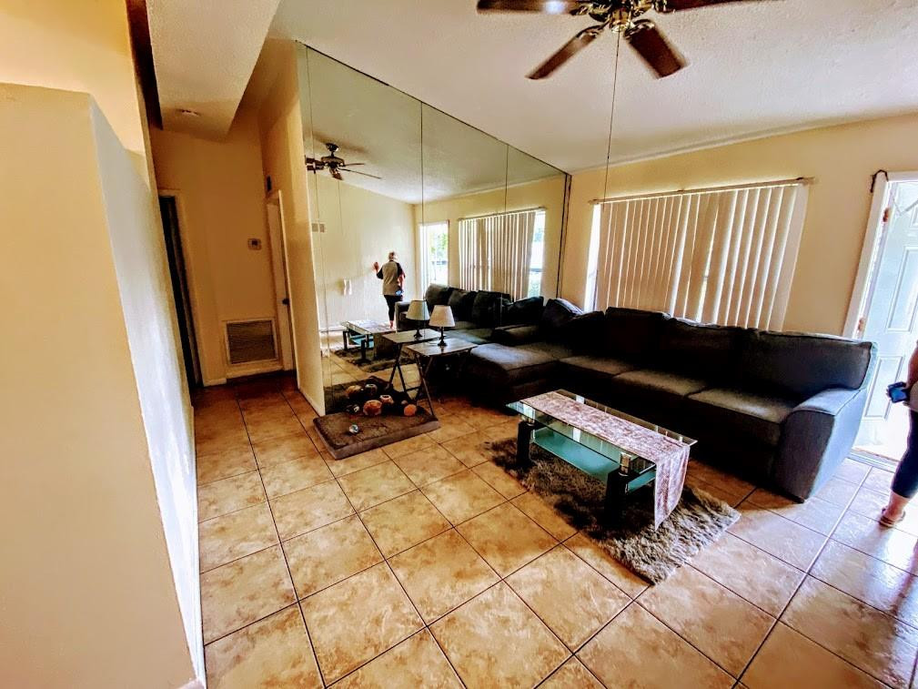 LAUDERDALE MANORS AMEN RE - Residential