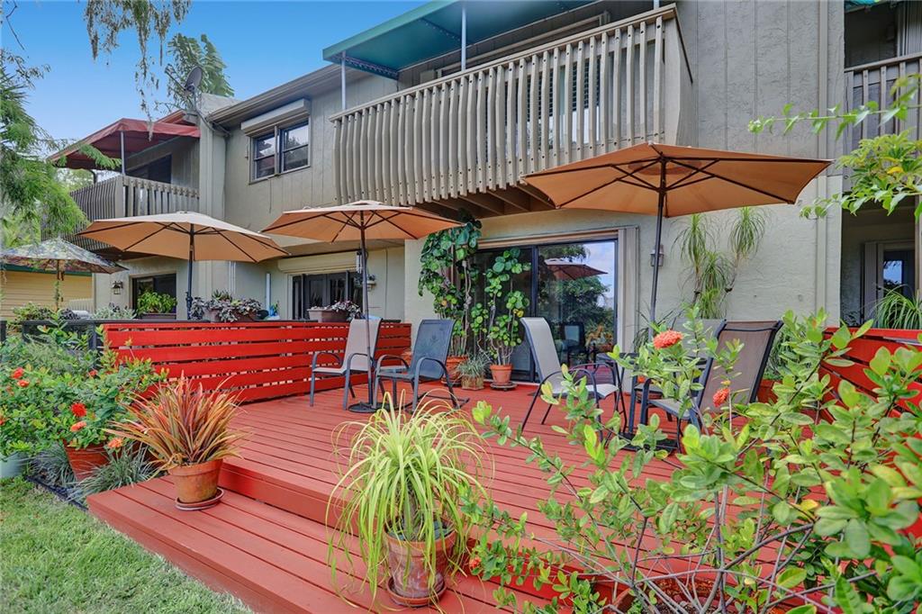 TROPICAL GARDENS - Residential