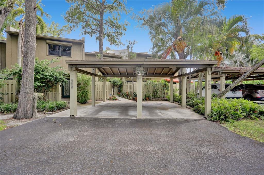TROPICAL GARDENS - Residential
