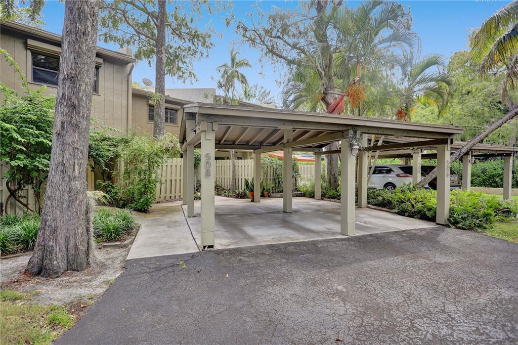 TROPICAL GARDENS - Residential