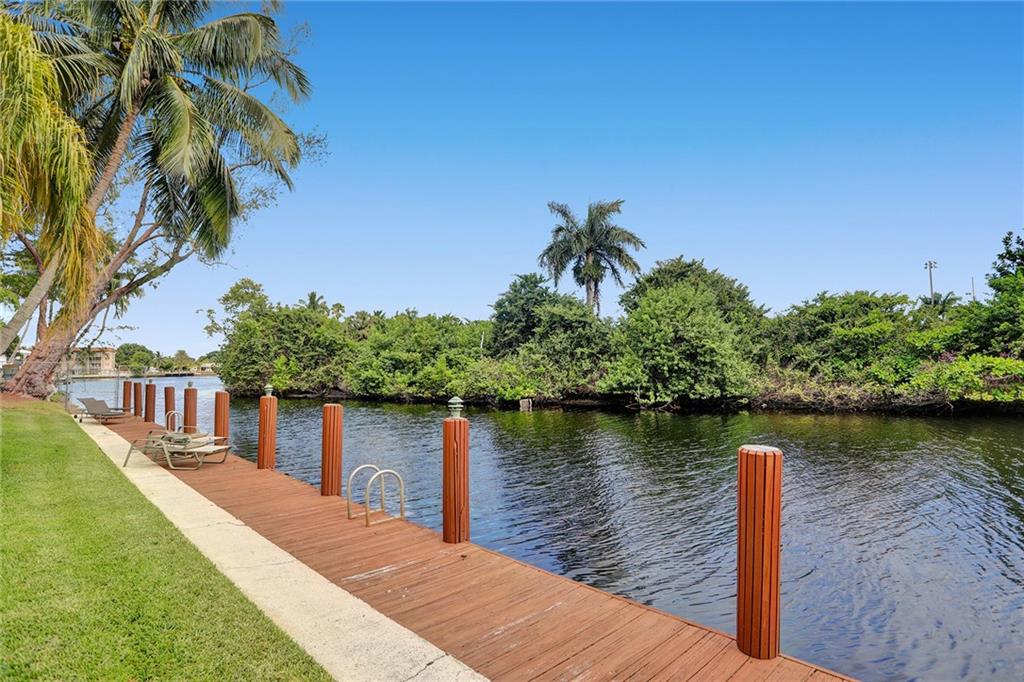 TROPICAL GARDENS - Residential