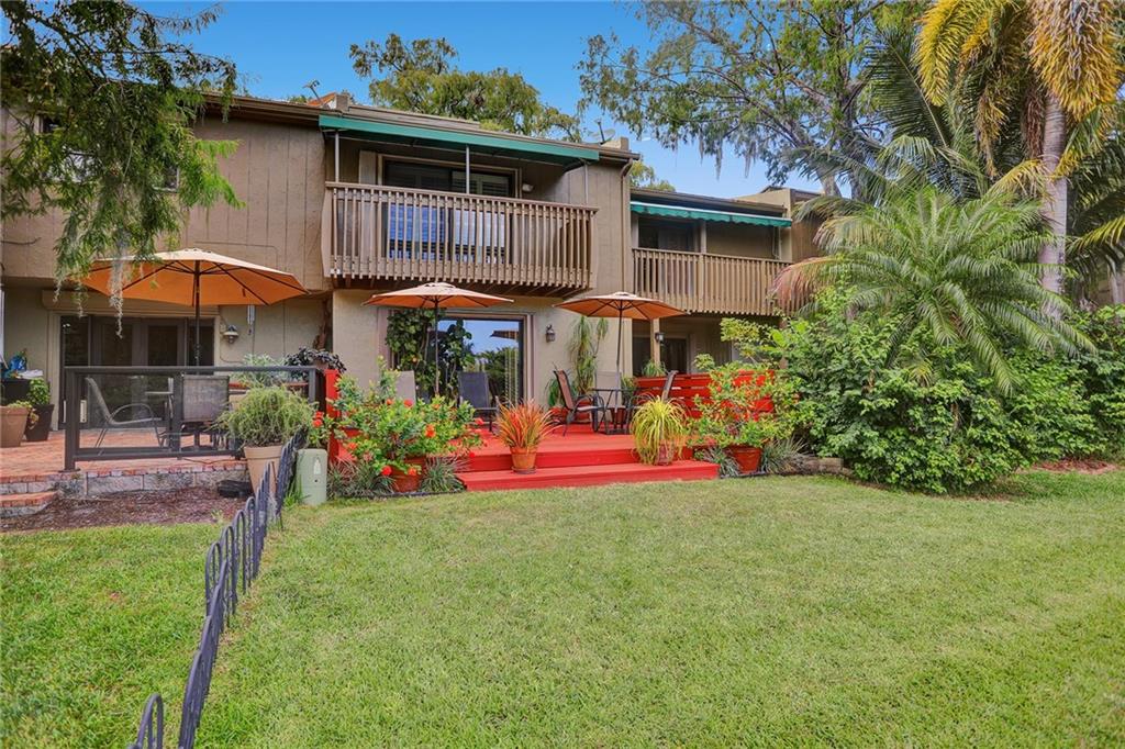 TROPICAL GARDENS - Residential