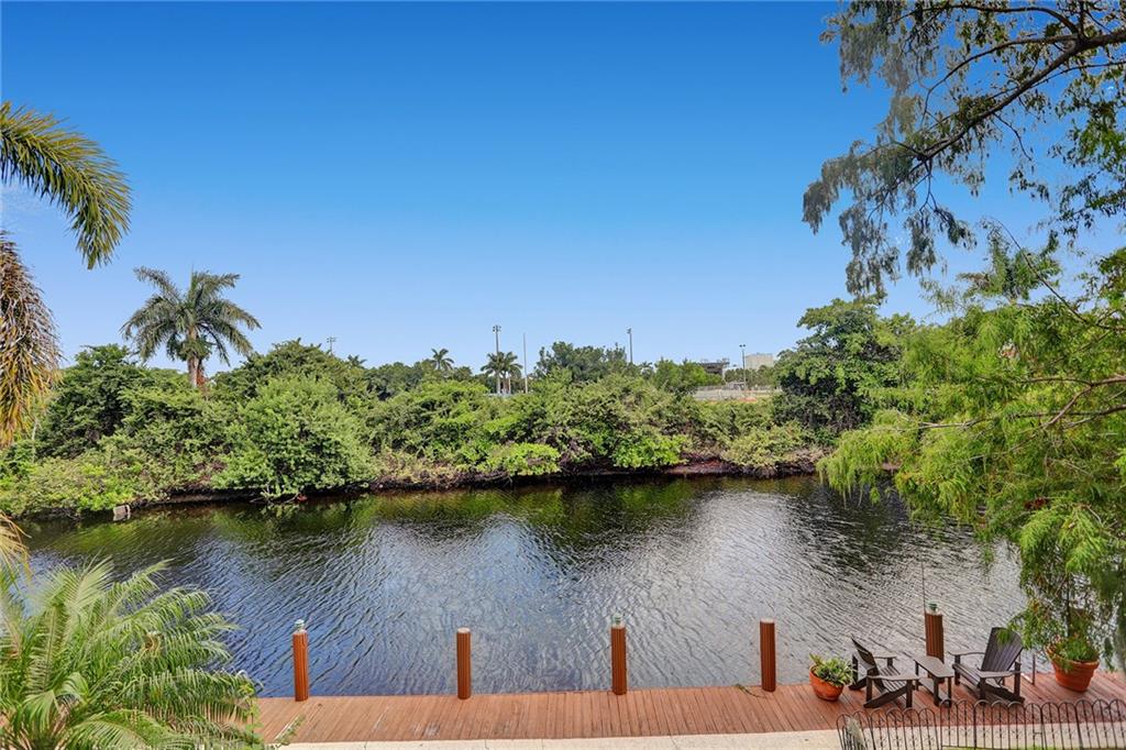 TROPICAL GARDENS - Residential