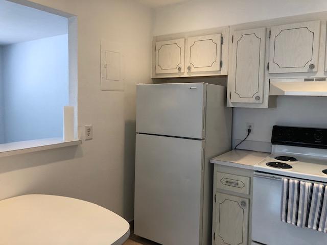 KINGS POINT SAXONY CONDOS - Residential Lease
