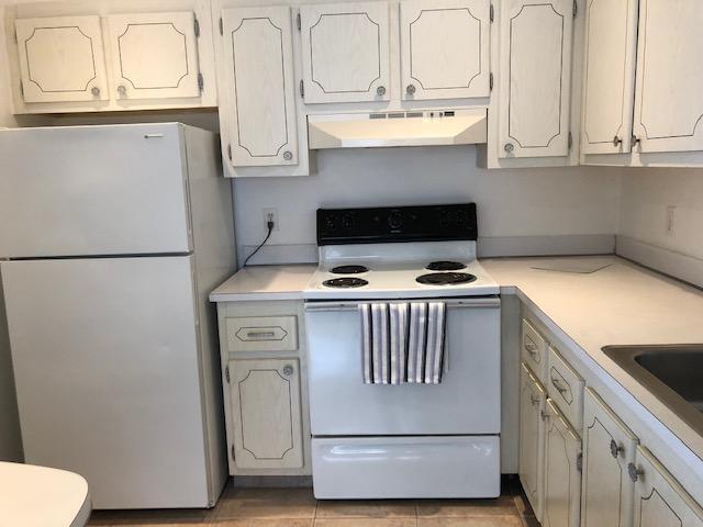 KINGS POINT SAXONY CONDOS - Residential Lease