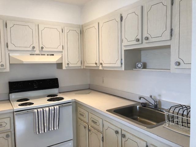 KINGS POINT SAXONY CONDOS - Residential Lease