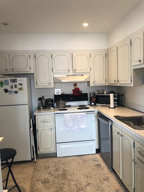 KINGS POINT SAXONY CONDOS - Residential Lease
