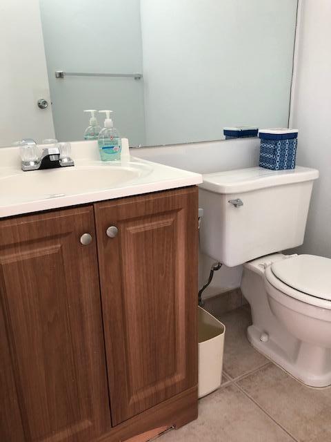 KINGS POINT SAXONY CONDOS - Residential Lease