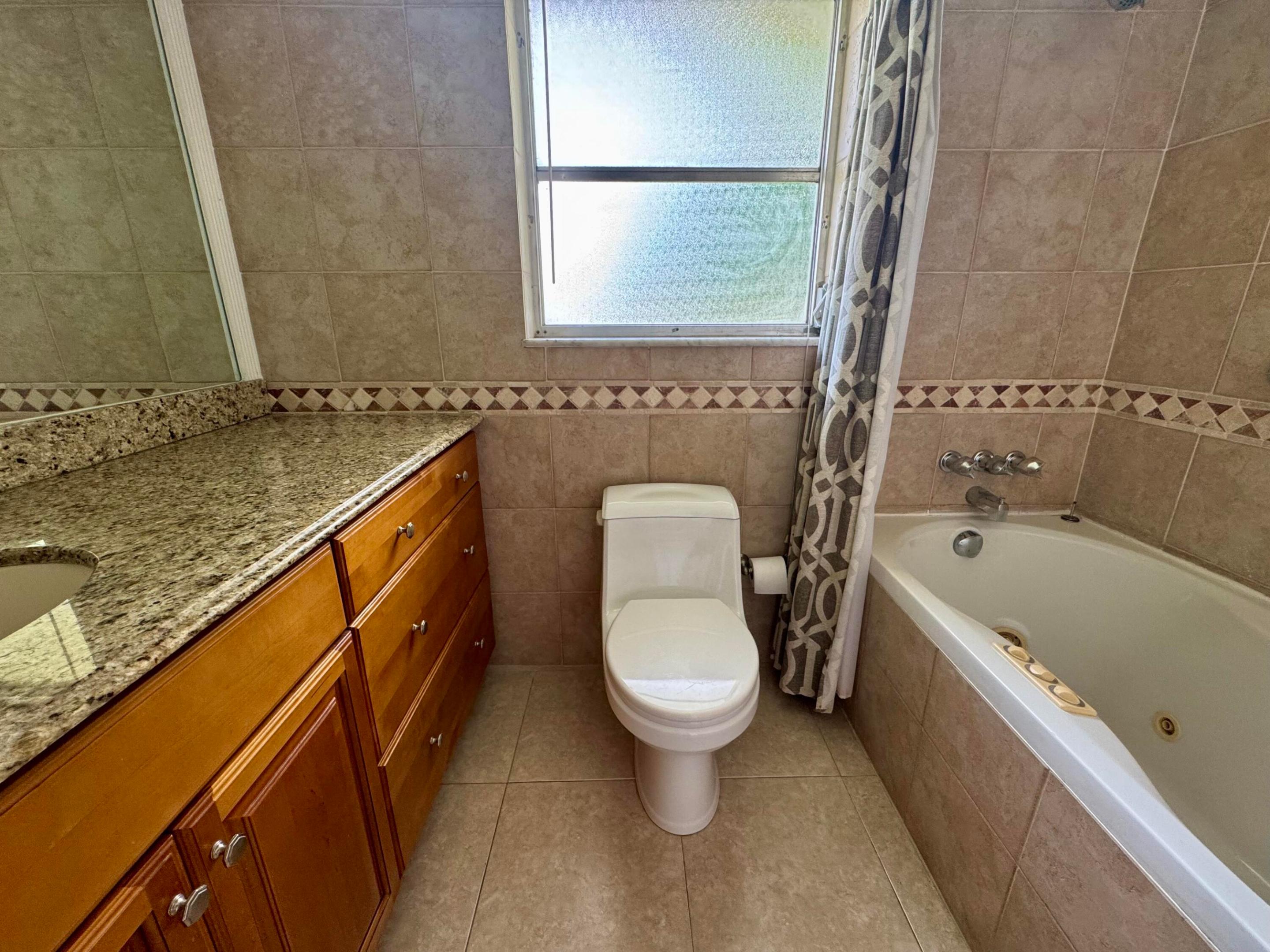 NO 23 PALM-AIRE COUNTRY CLUB - Residential