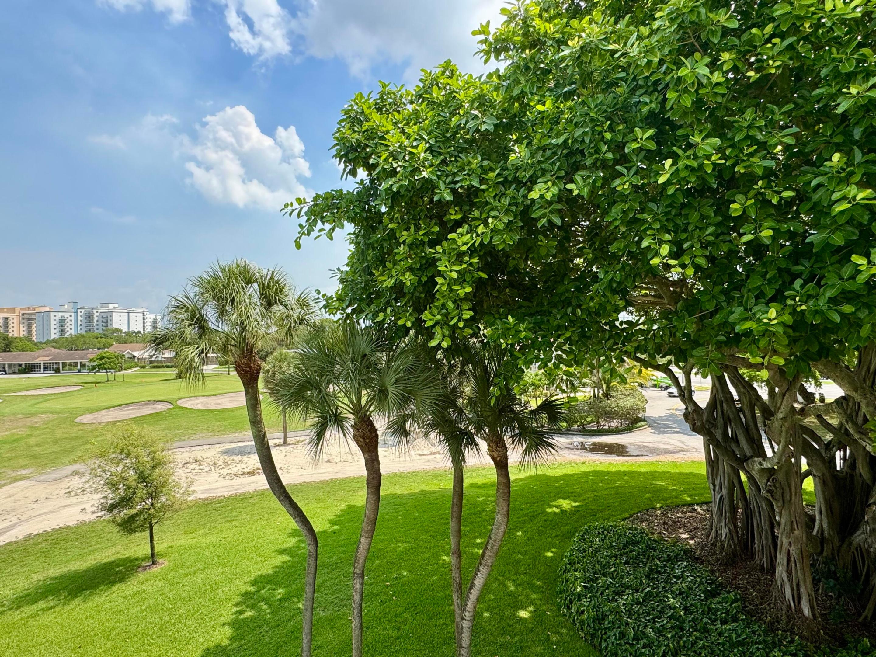 NO 23 PALM-AIRE COUNTRY CLUB - Residential
