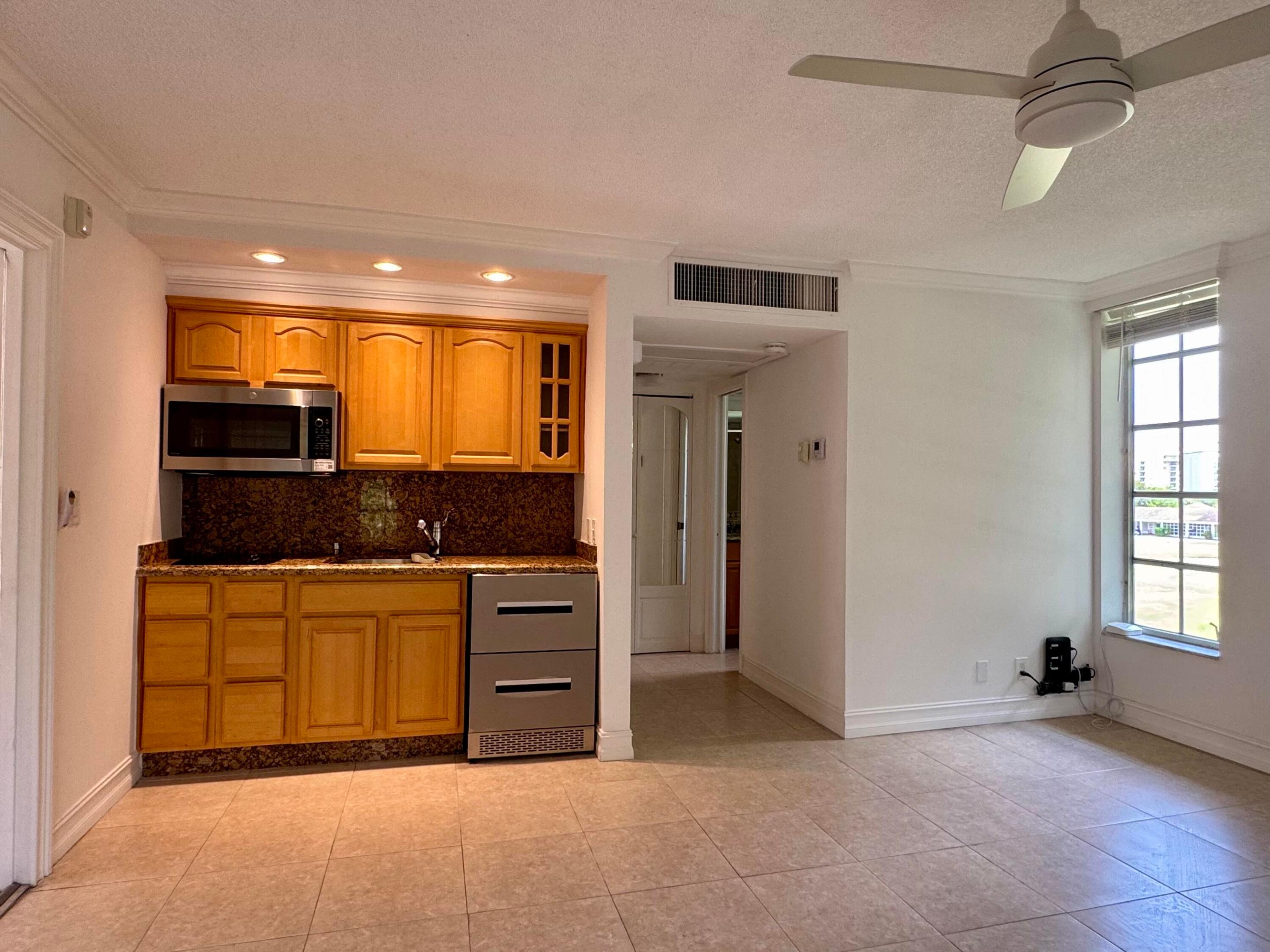 NO 23 PALM-AIRE COUNTRY CLUB - Residential