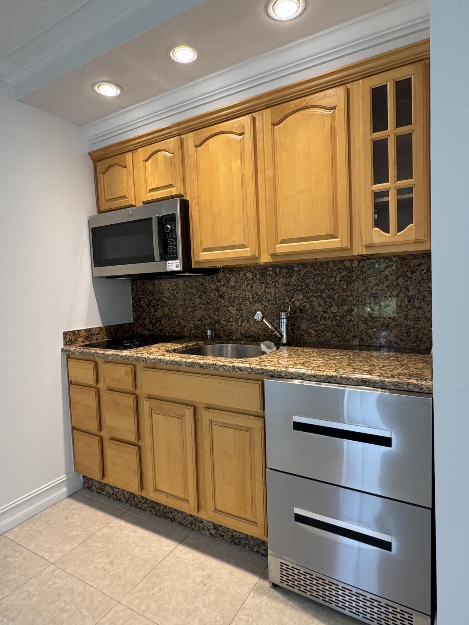 NO 23 PALM-AIRE COUNTRY CLUB - Residential
