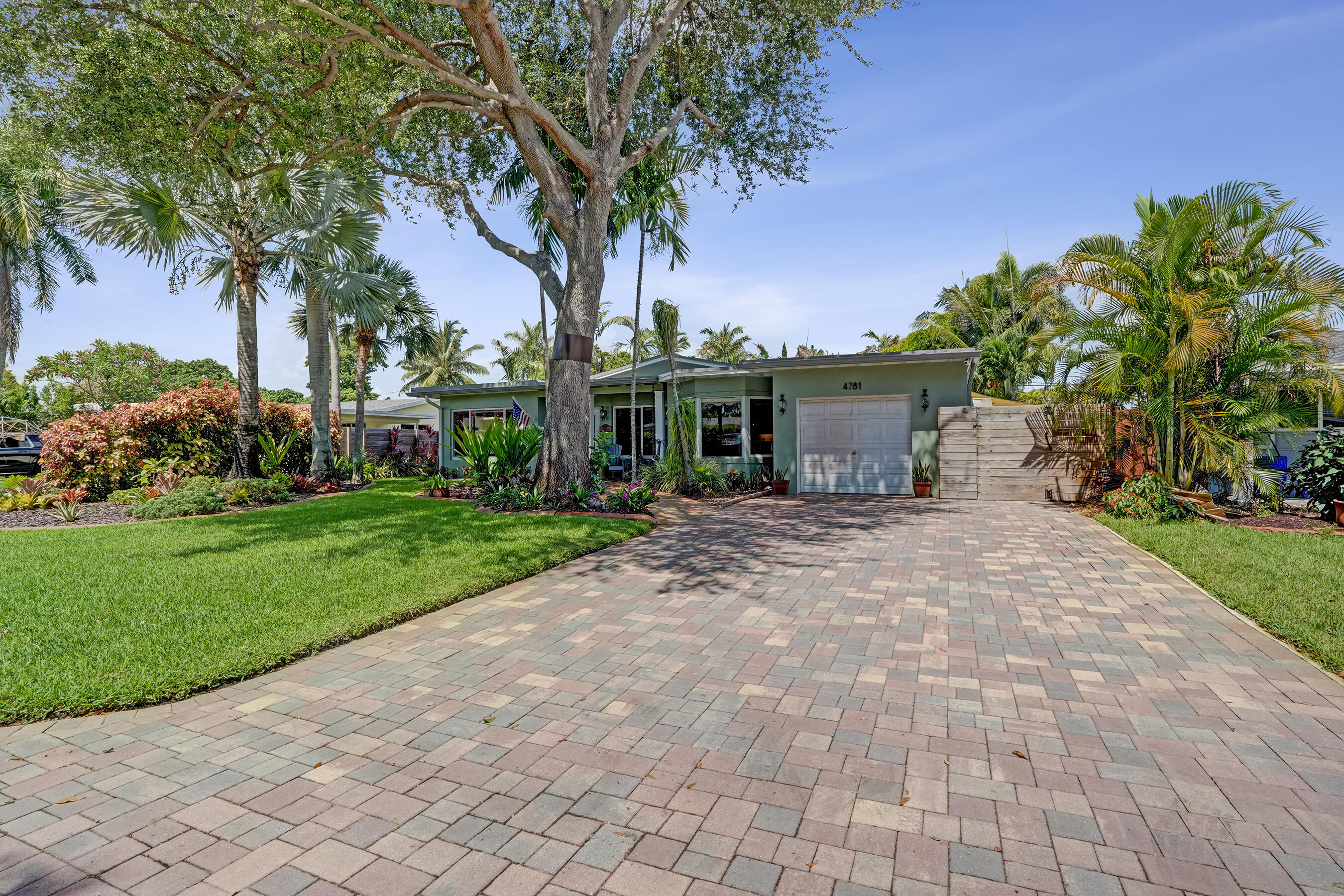 FLORANADA RIDGE SEC - Residential