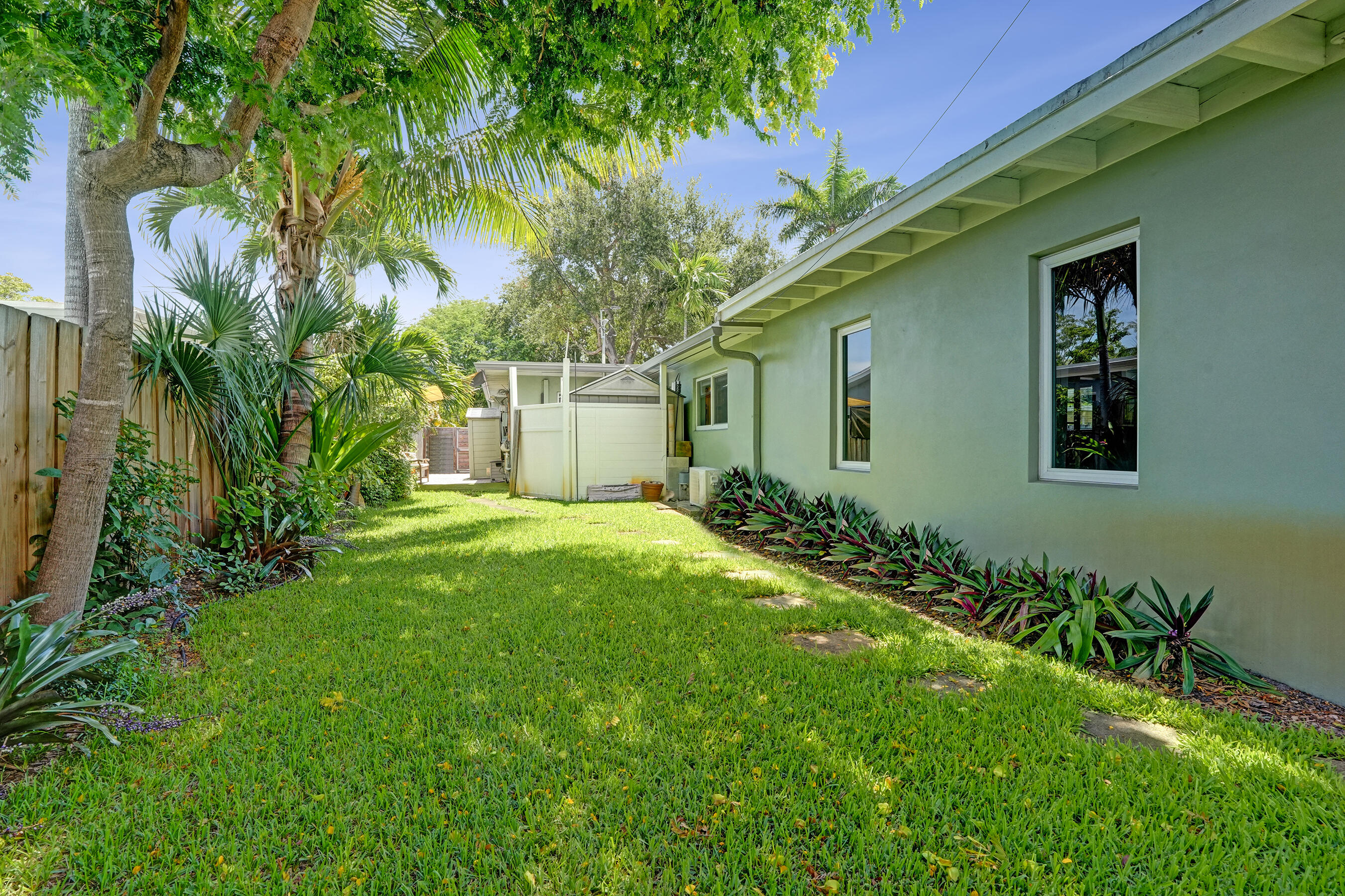 FLORANADA RIDGE SEC - Residential