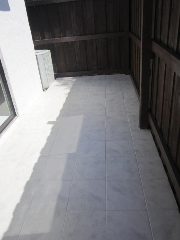 Willow Woods* Renovated*B - Residential