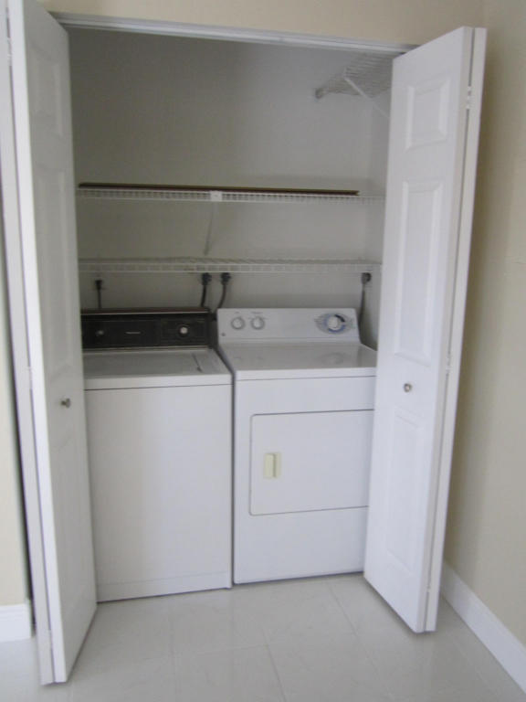 Willow Woods* Renovated*B - Residential