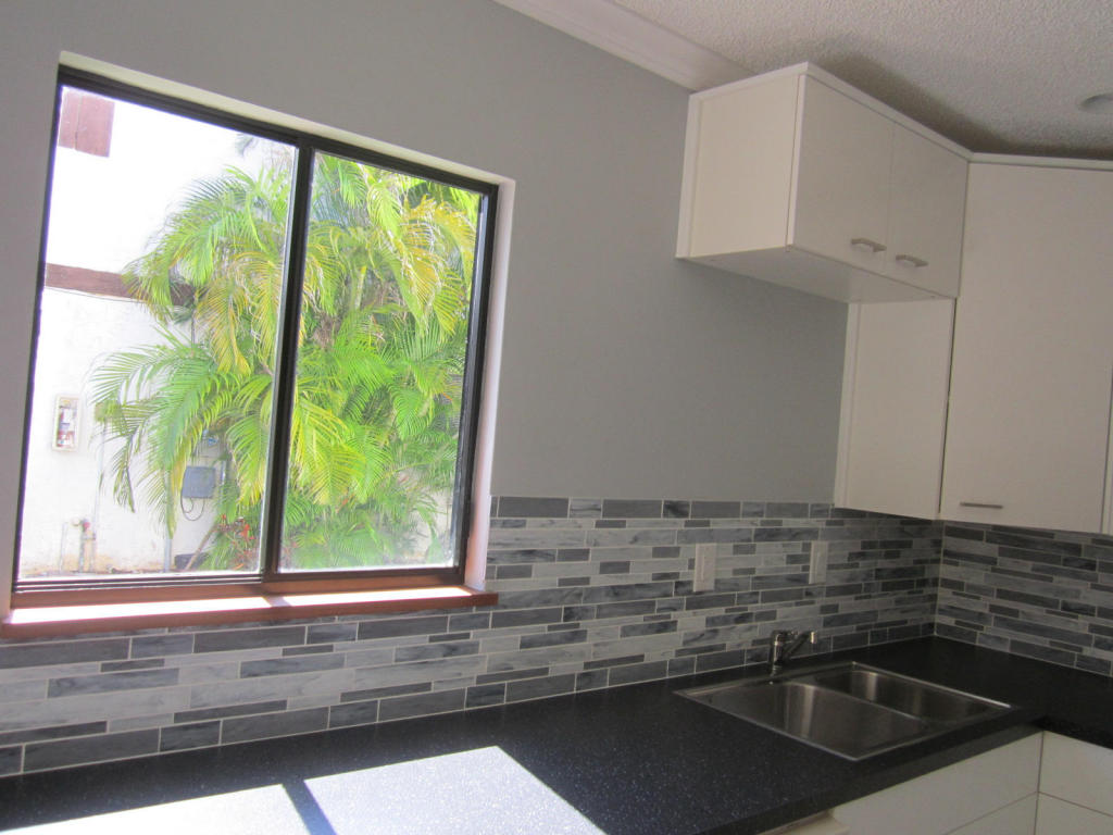 Willow Woods* Renovated*B - Residential