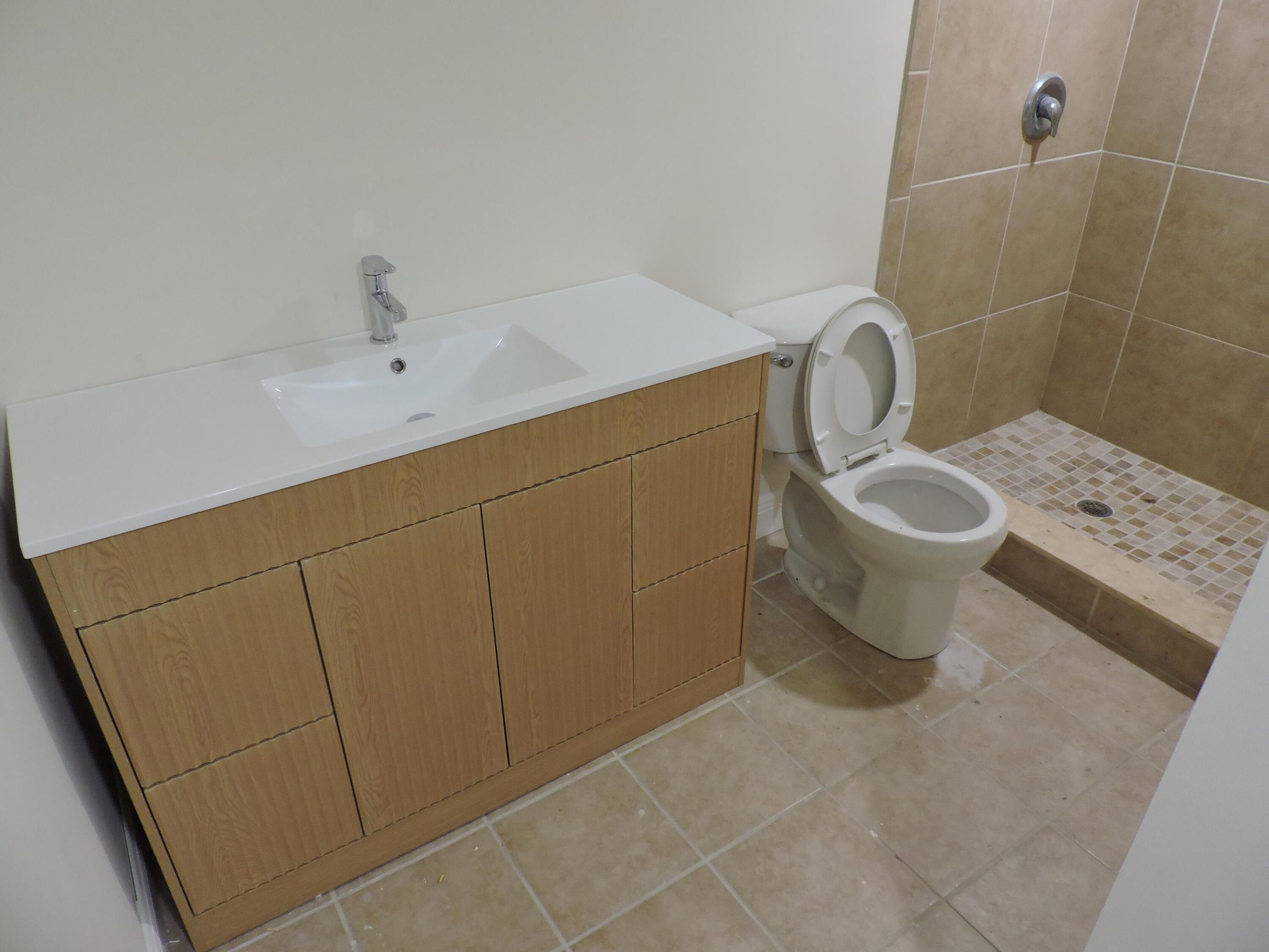 ROYAL POINT MANOR WEST CONDO - Residential Lease