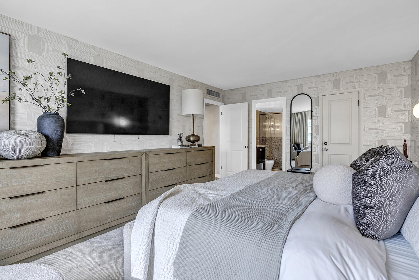 ESSEX TOWER CONDO - Residential