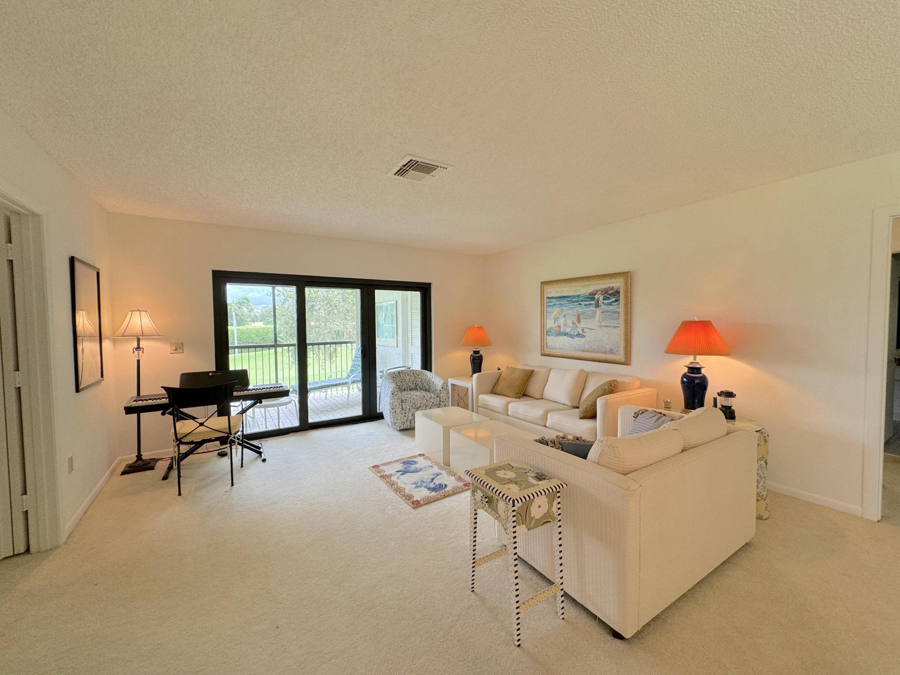 STRATFORD AT HUNTERS RUN CONDO - Residential Lease