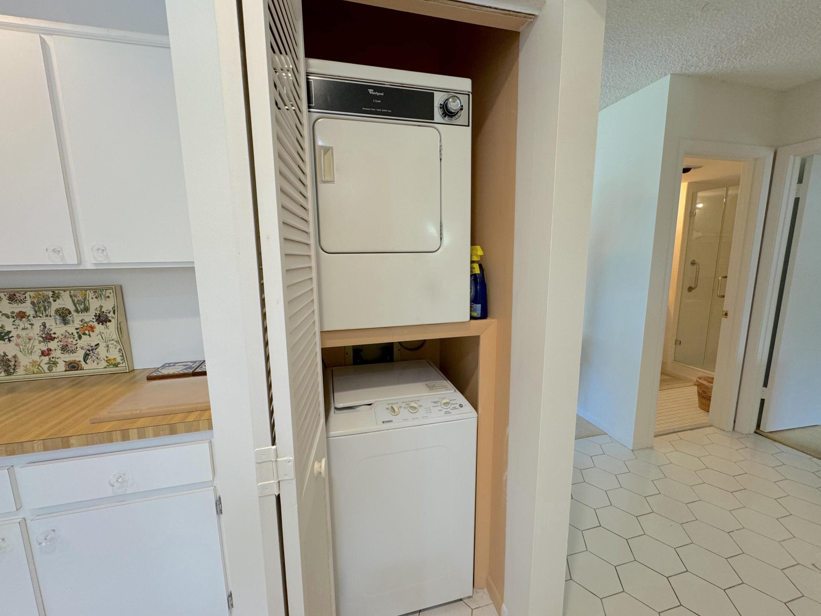STRATFORD AT HUNTERS RUN CONDO - Residential Lease