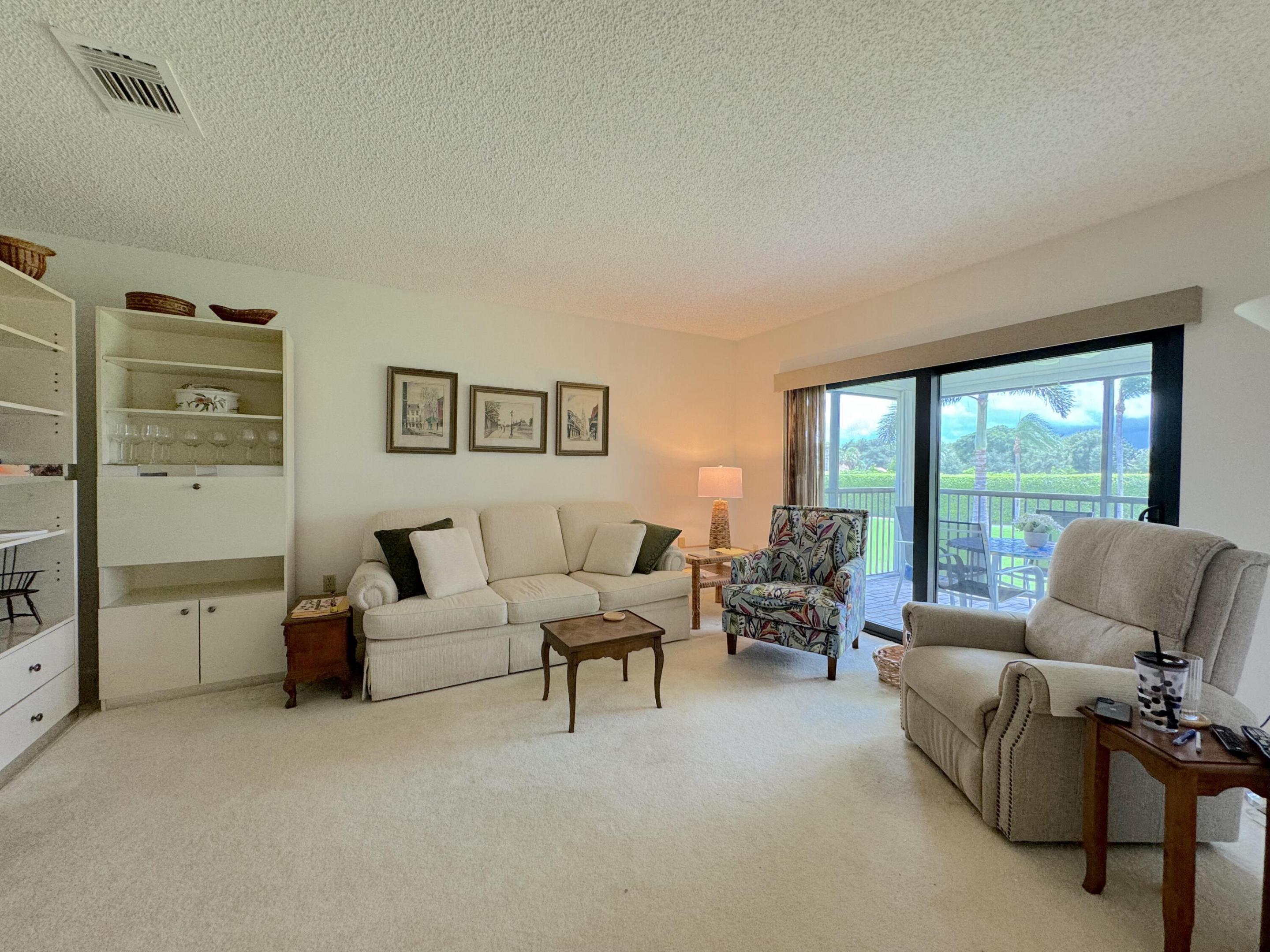 STRATFORD AT HUNTERS RUN CONDO - Residential Lease