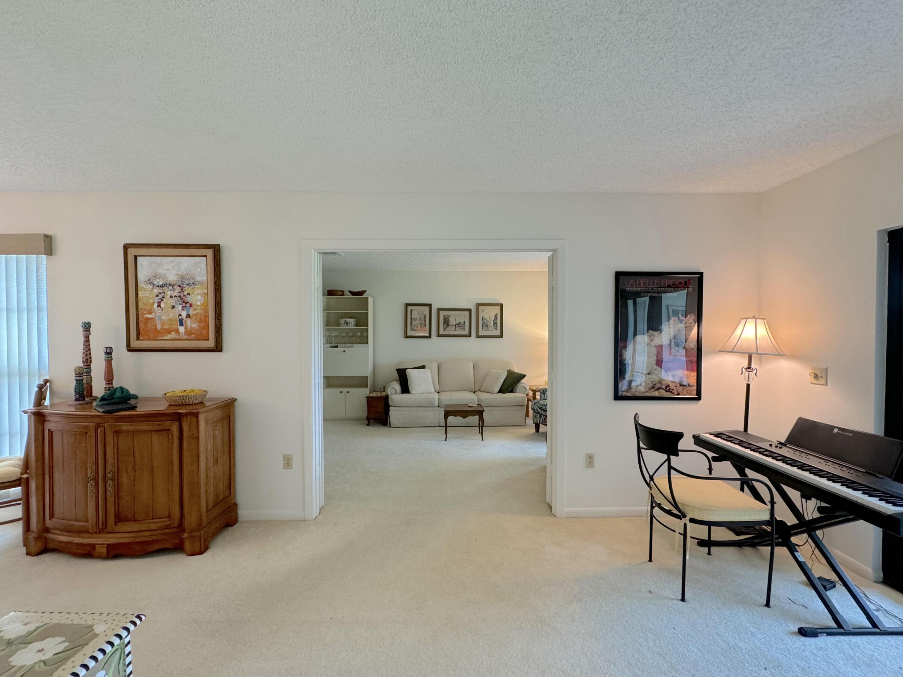STRATFORD AT HUNTERS RUN CONDO - Residential Lease