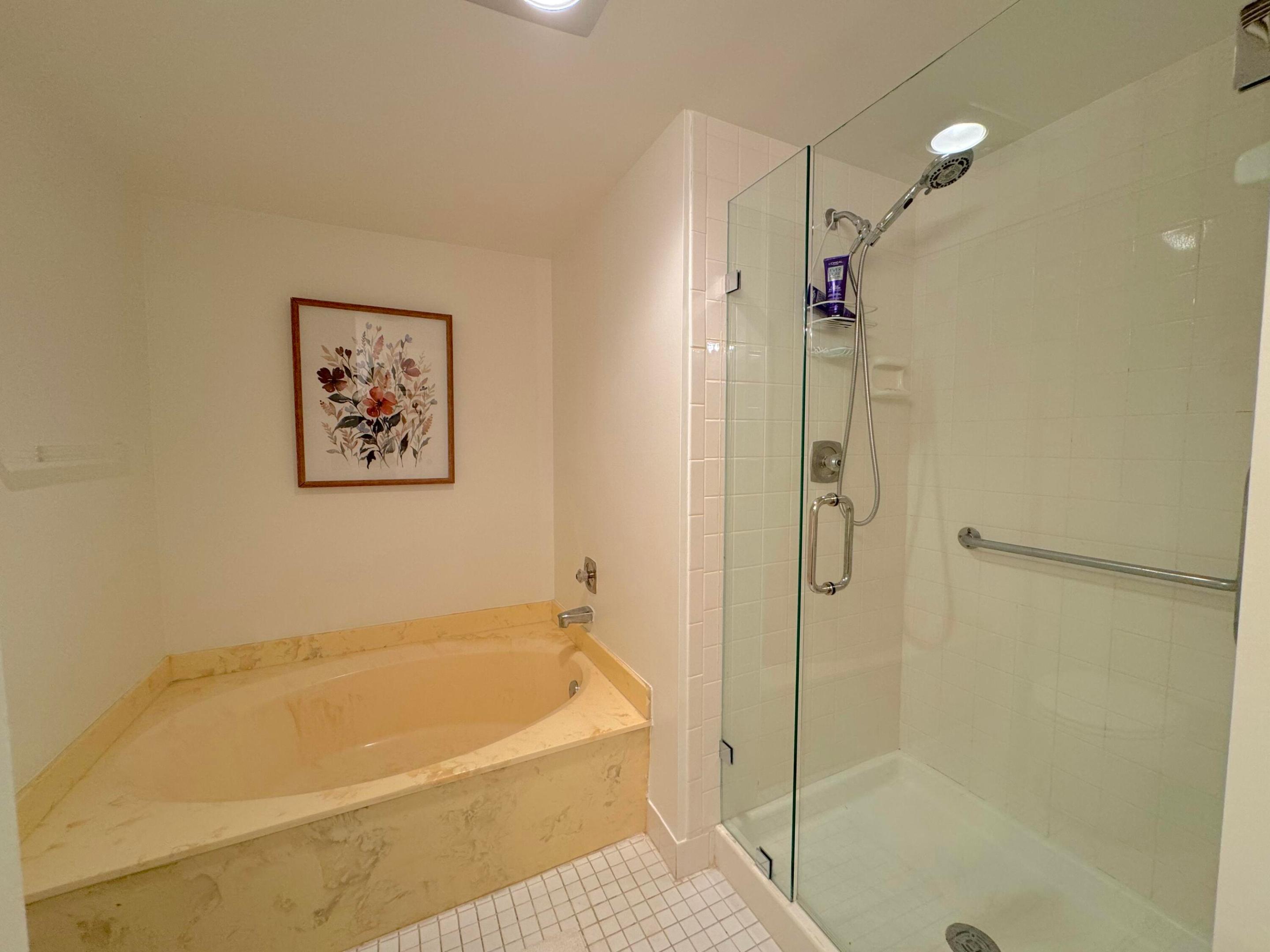 STRATFORD AT HUNTERS RUN CONDO - Residential Lease