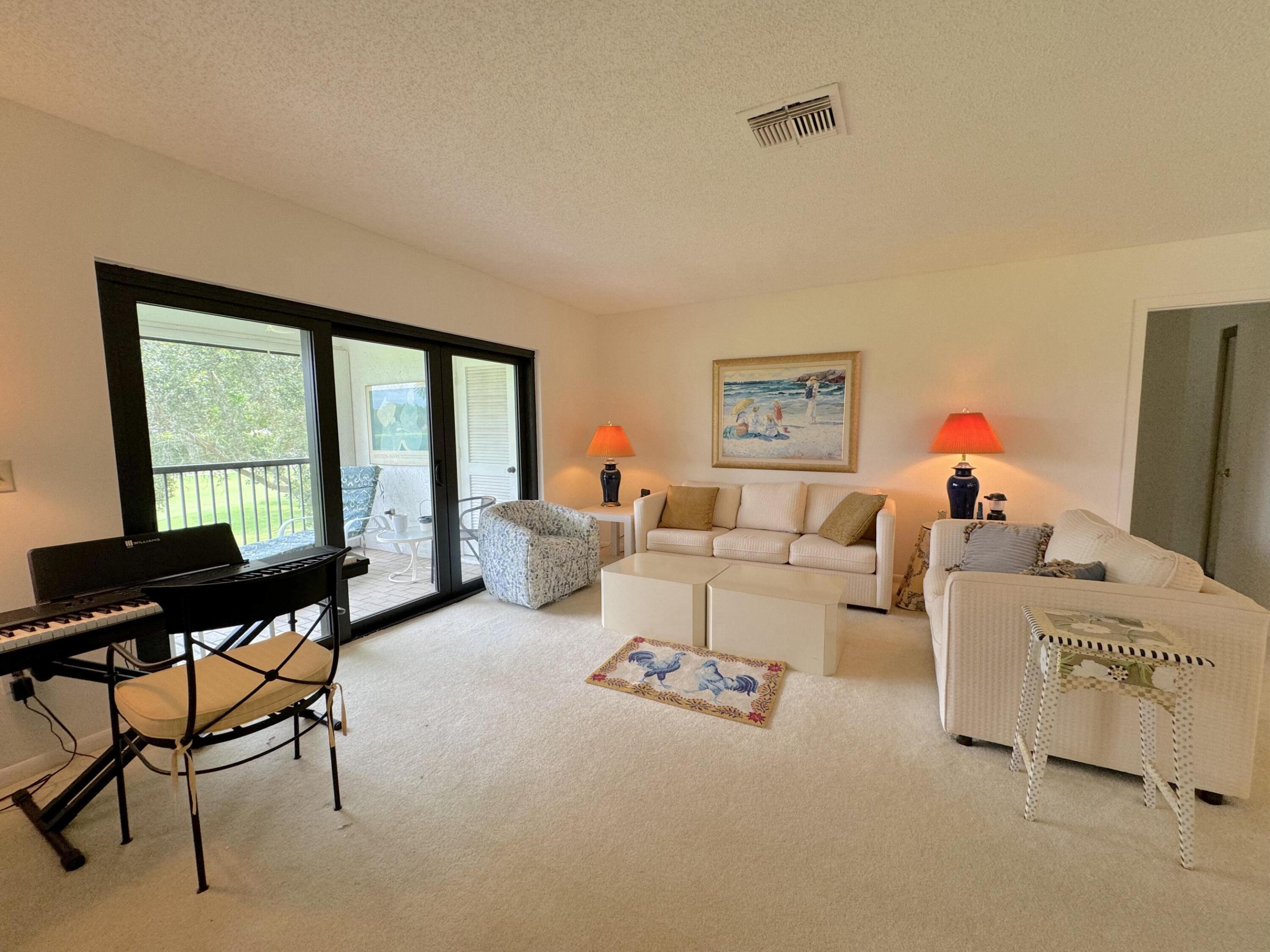 STRATFORD AT HUNTERS RUN CONDO - Residential Lease