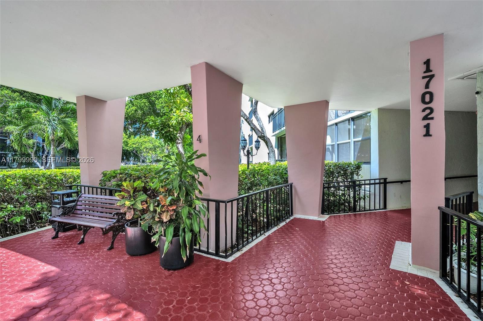 PLAZA OF AMERICAS CONDO PART 4 - Residential