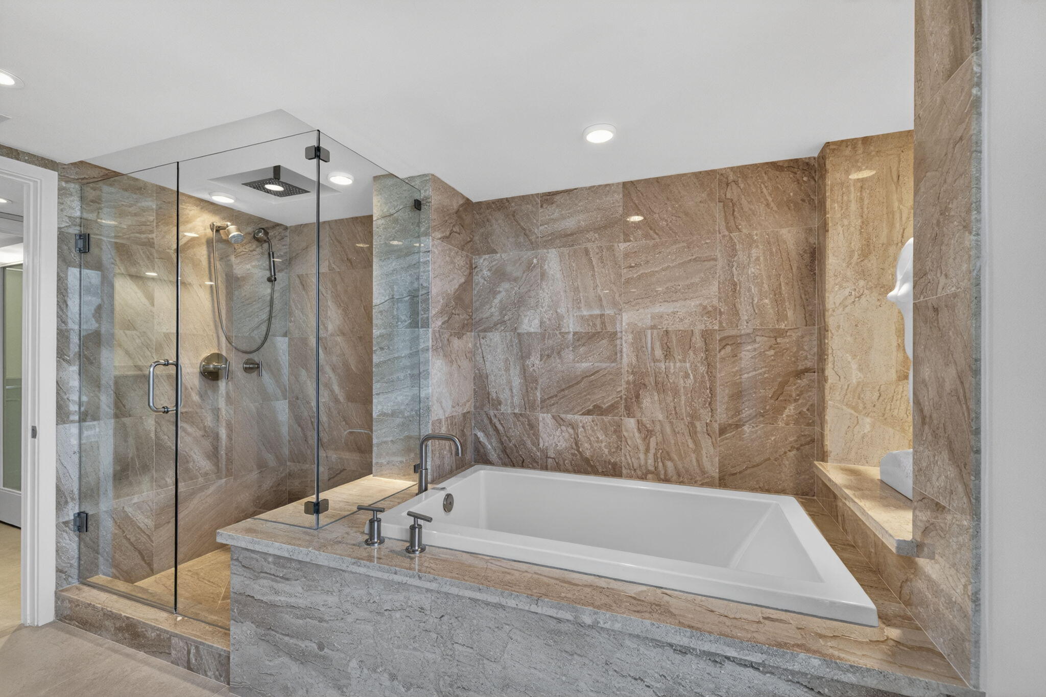 VILLA NOVA CONDO - Residential